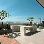 Chic Studio In Jvc And Overlooking Pool
