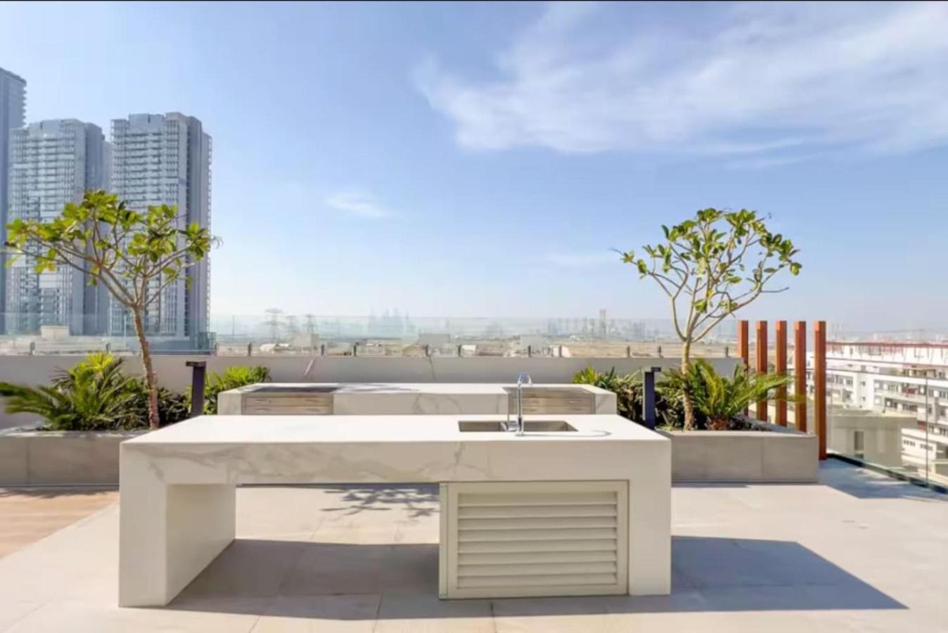 Apartment Chic In Jvc And Overlooking Pool Dubai