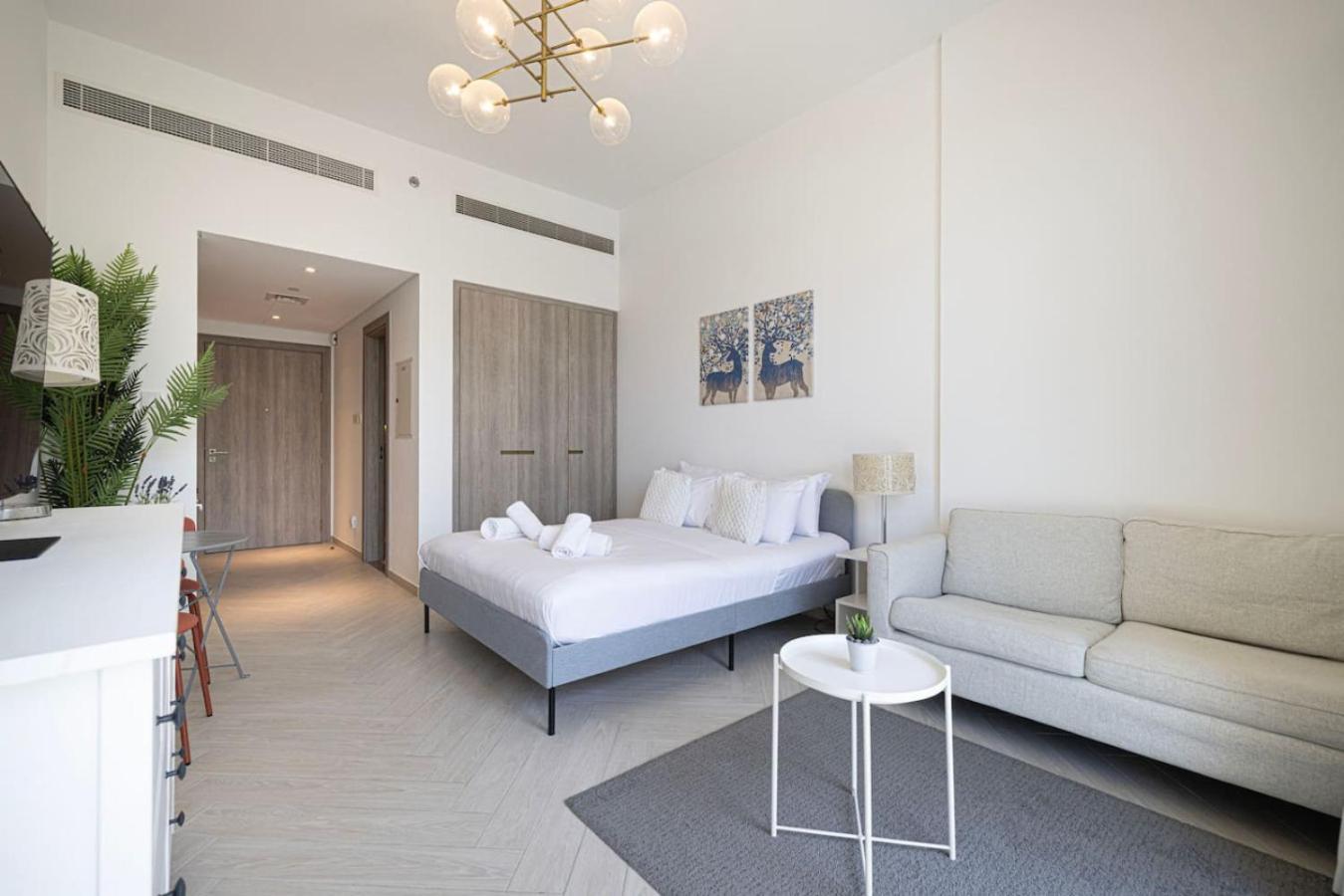 Chic In Jvc And Overlooking Pool Apartment Dubai